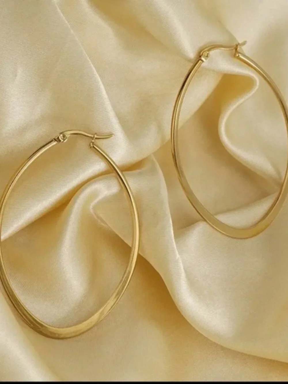 Large Gold Oval Hoop Earrings  (1210) - Picture 4 of 4